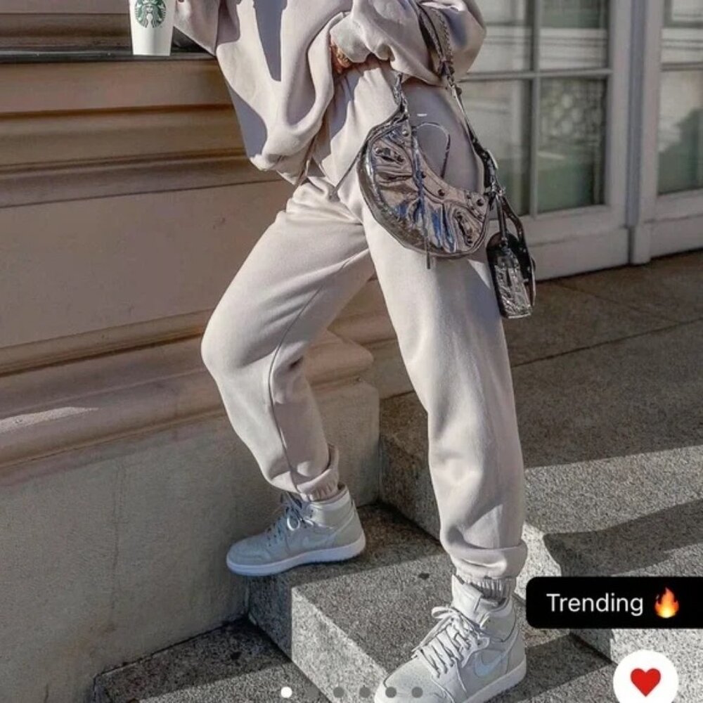 White Fox Offstage Sweatpants - Size M, Moon 🖤 (Rare)